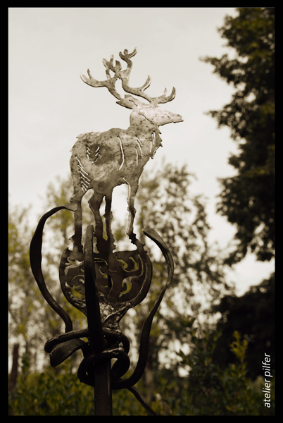 le cerf sculpture brocelian